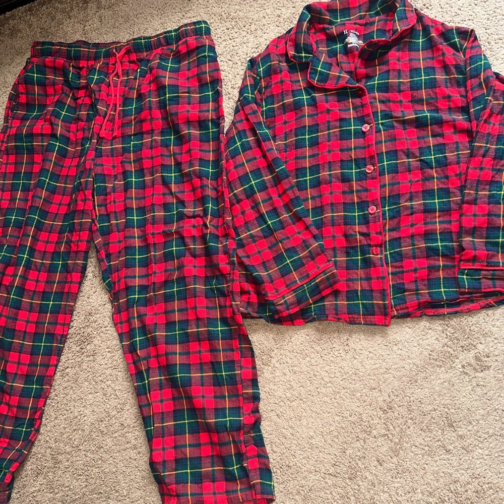 Women’s Pajama Set ❤️